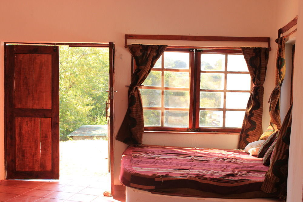 Njaya Lodge Nkhata Bay Екстериор снимка