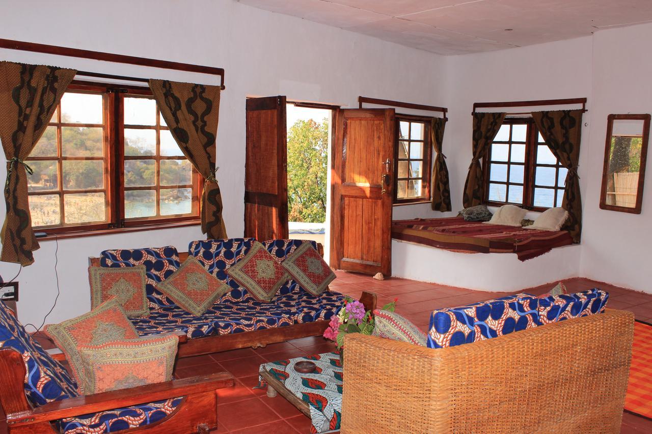 Njaya Lodge Nkhata Bay Екстериор снимка