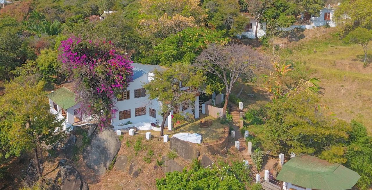 Njaya Lodge Nkhata Bay Екстериор снимка