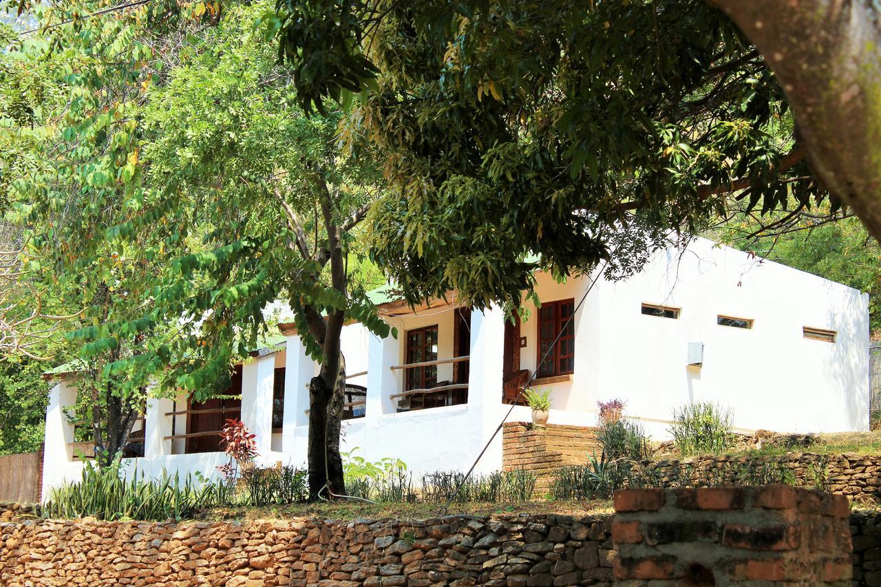 Njaya Lodge Nkhata Bay Екстериор снимка
