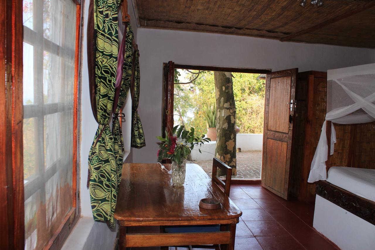 Njaya Lodge Nkhata Bay Екстериор снимка