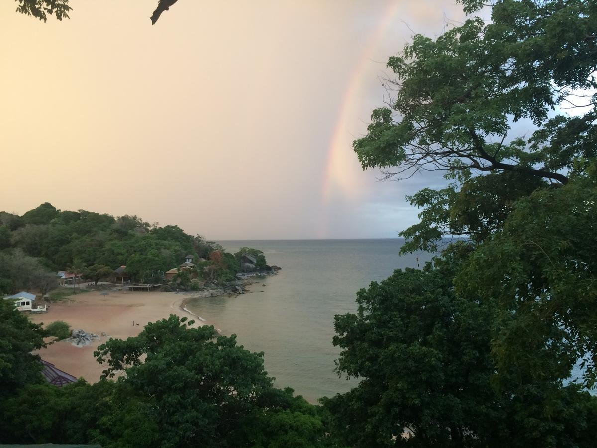 Njaya Lodge Nkhata Bay Екстериор снимка