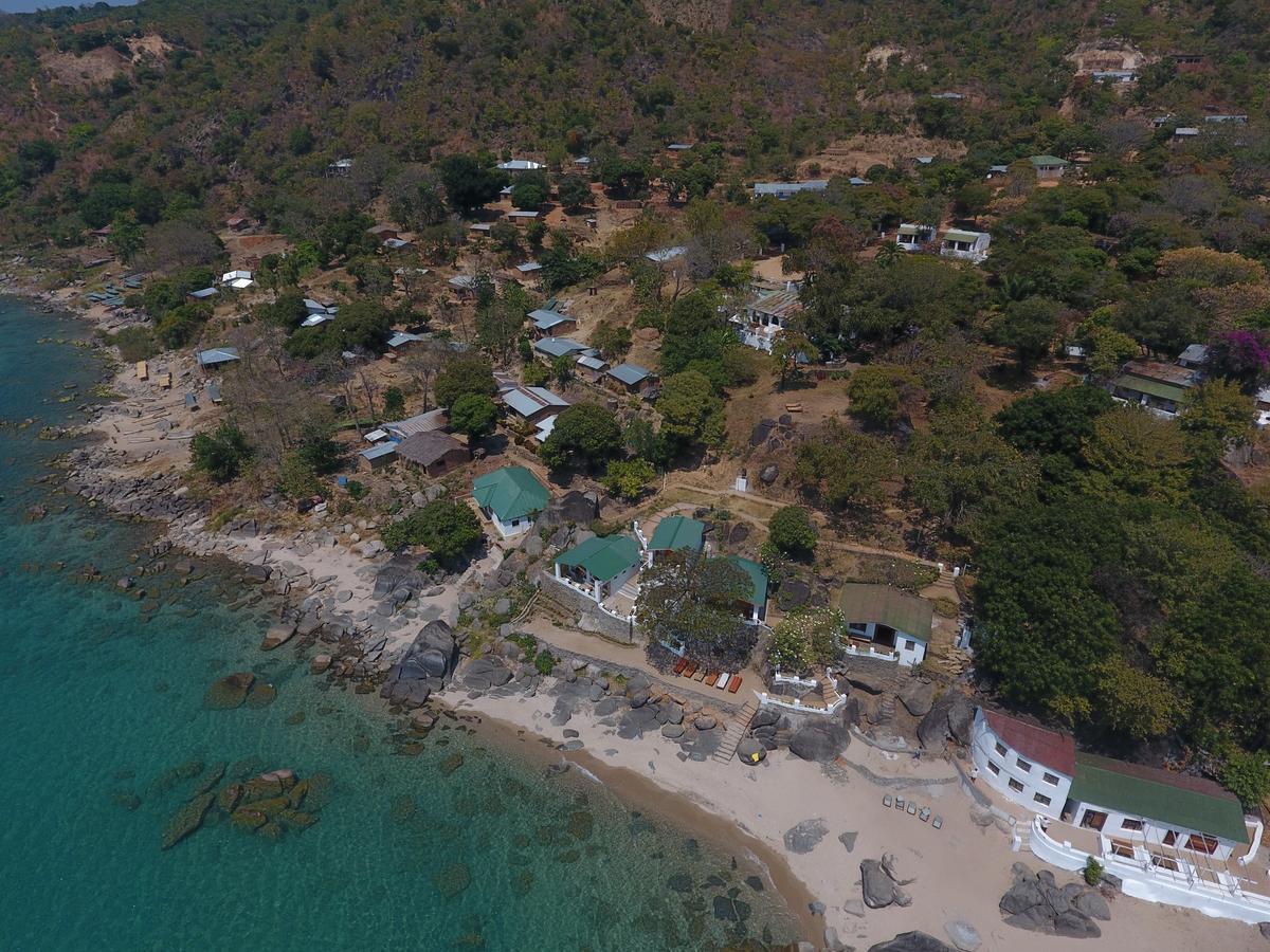 Njaya Lodge Nkhata Bay Екстериор снимка