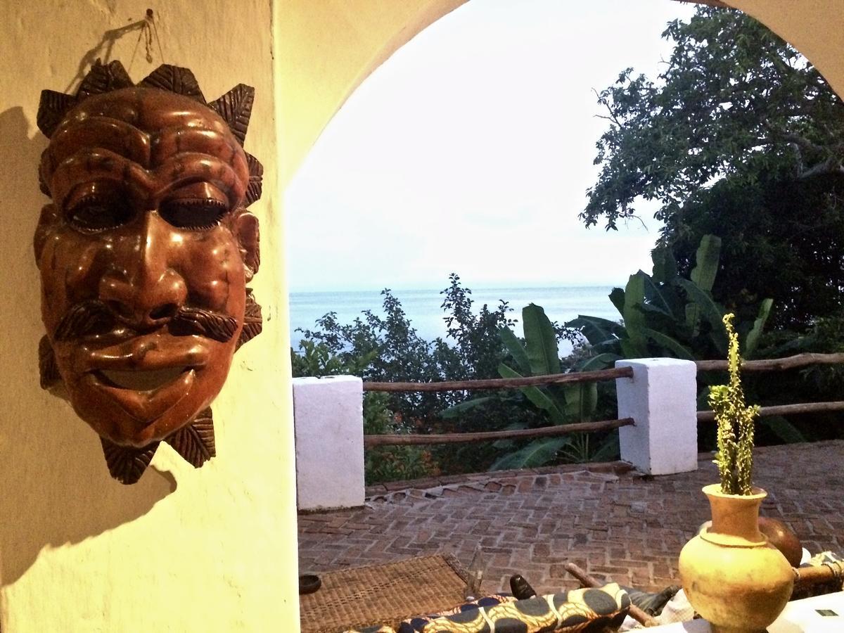 Njaya Lodge Nkhata Bay Екстериор снимка