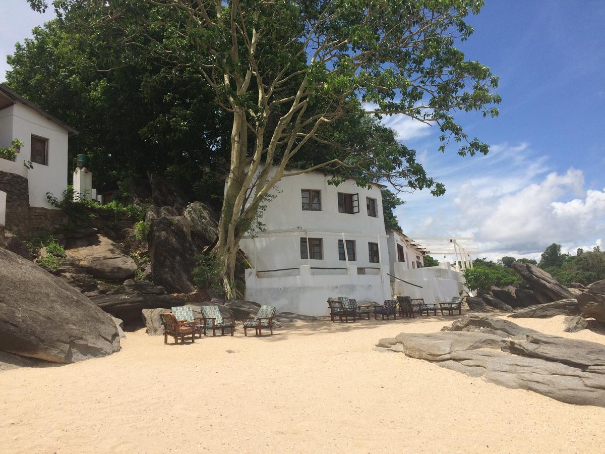 Njaya Lodge Nkhata Bay Екстериор снимка