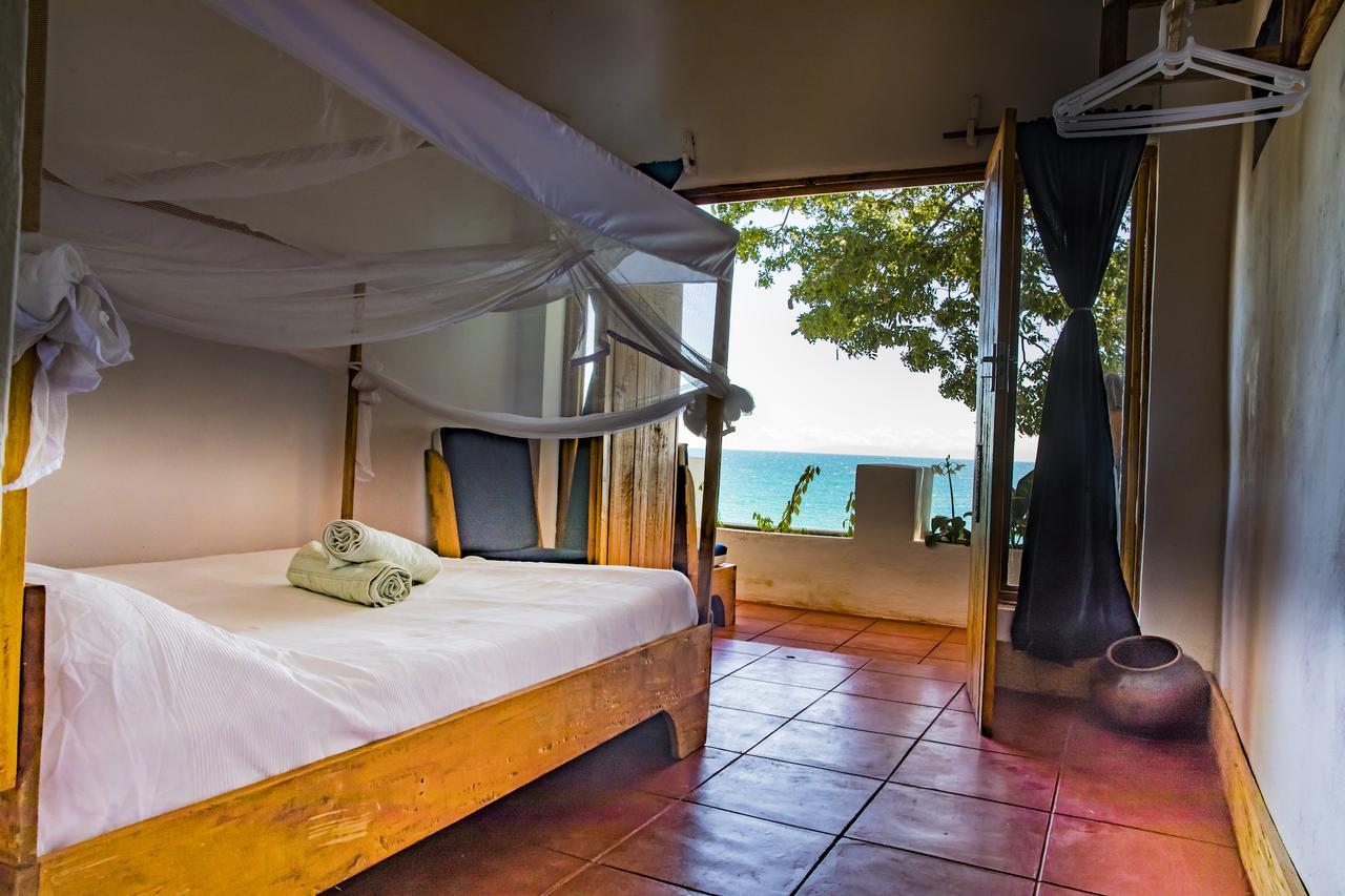 Njaya Lodge Nkhata Bay Екстериор снимка